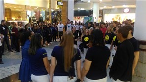 Corais se apresentaram em um Shopping de Maringá